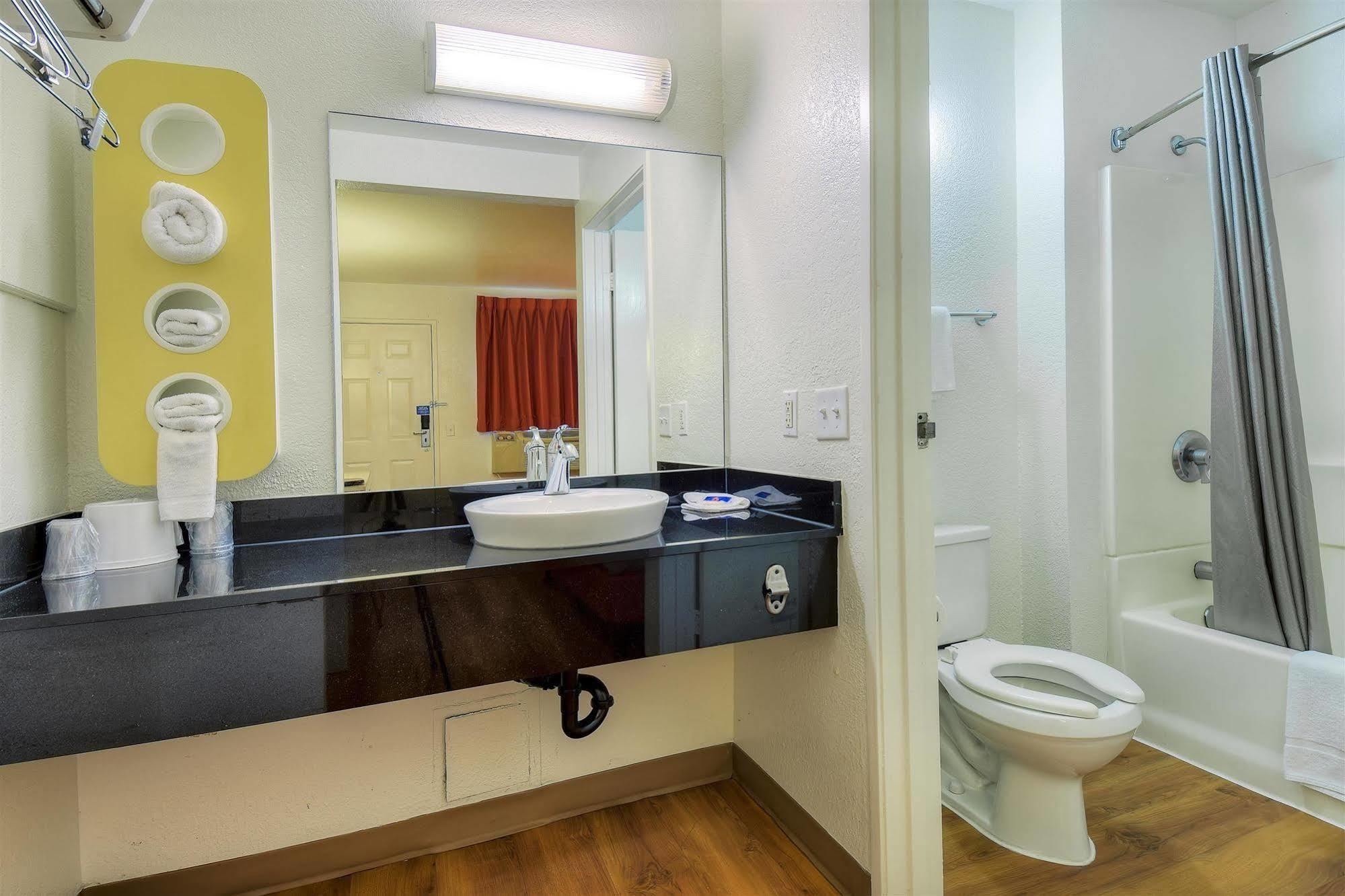 6-chino, Ca - Angeles Area Hotel Chino