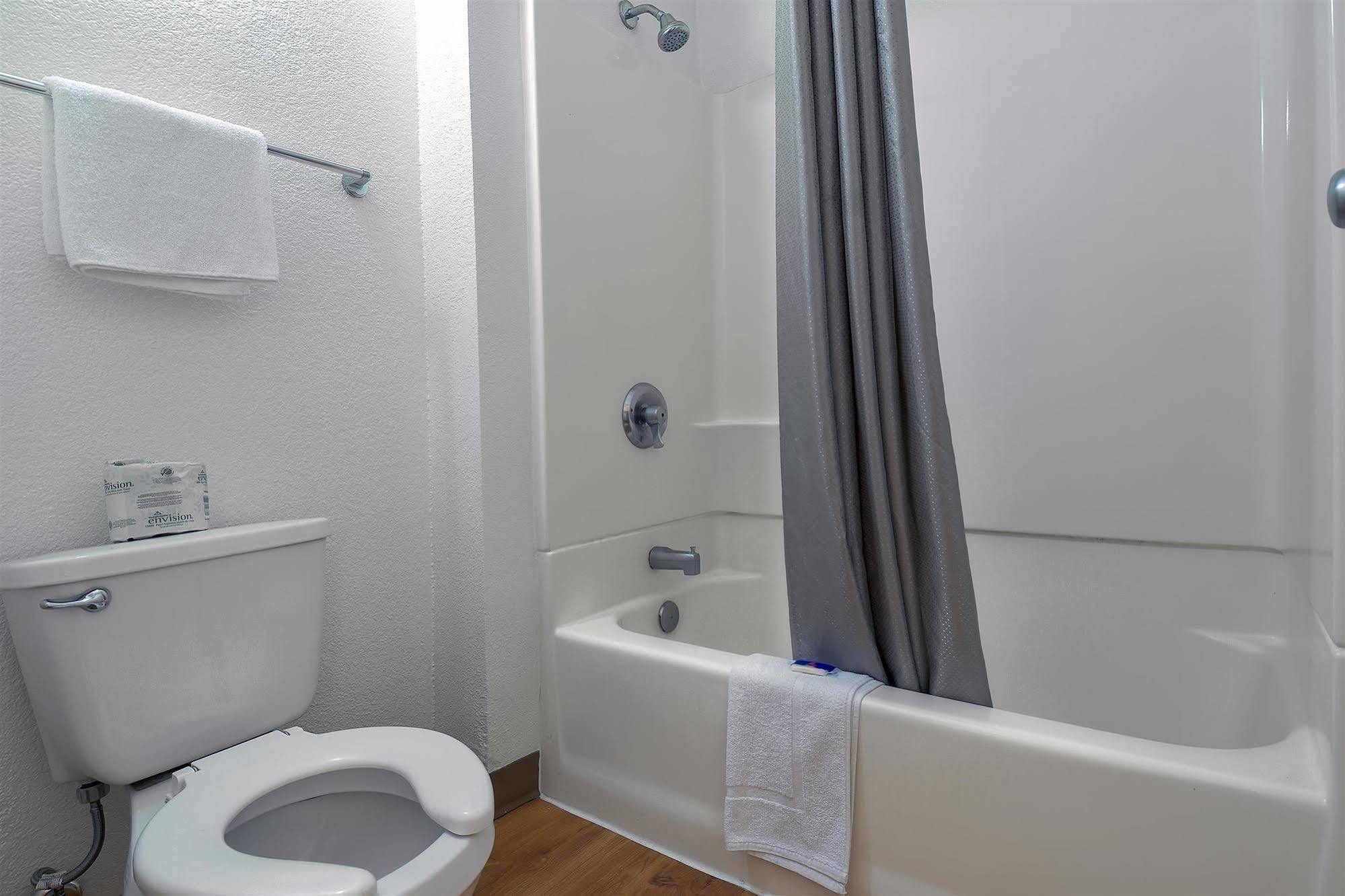 Hotel 6-chino, Ca - Angeles Area
